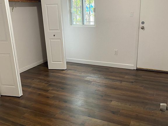 3rd image of 10405 S Inglewood Ave