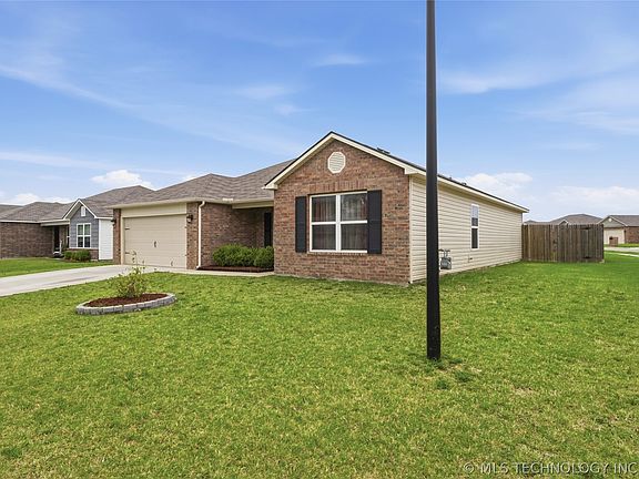 2nd image of 23464 S Donna Ln