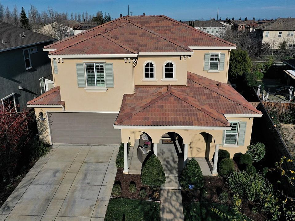 1st image of 759 W Plumas Ct