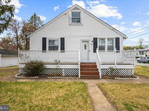 7832 Outing Ave, Pasadena, MD 21122