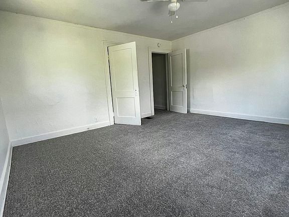 4th image of 3127 N Kenwood Ave #3129