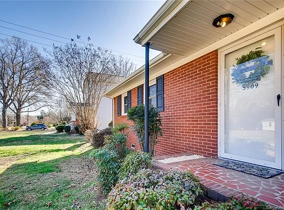 2nd image of 5909 Wilgrove Mint Hill Rd