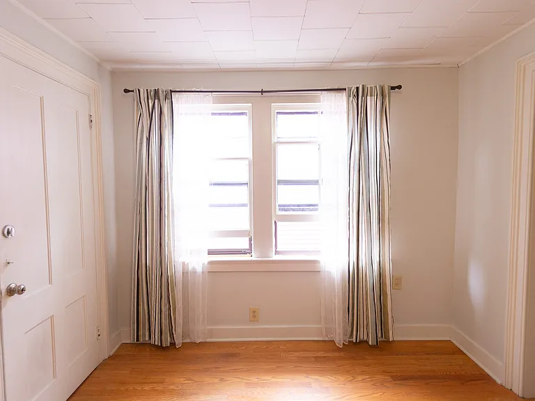 18 Cottage St #2 — Photo 3