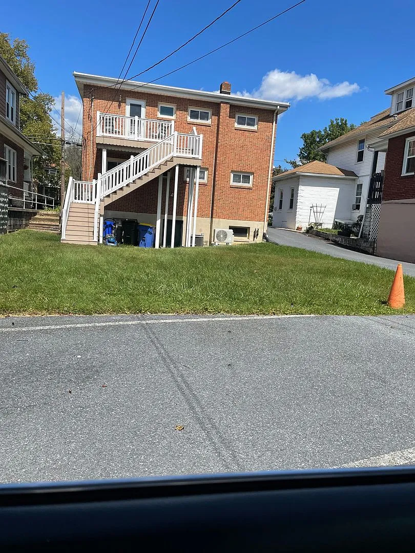 2807 Market St — Photo 2