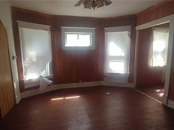 4th image of 29 E Woodlawn Ave