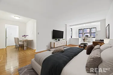 74 10 35th Avenue 202 In Jackson Heights Queens StreetEasy   Da0a604f2d3fa873099dcbe68d8a4692 Se Medium 500 250.webp