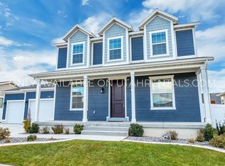 1542 E Lowe Peak Dr, Eagle Mountain, UT 84005