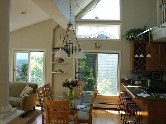4th image of 137 Shore Dr #Wkly