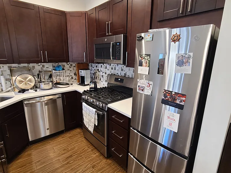 31-16 38th St #4B — Photo 2