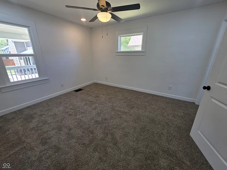 2137 Napoleon St — Photo 9