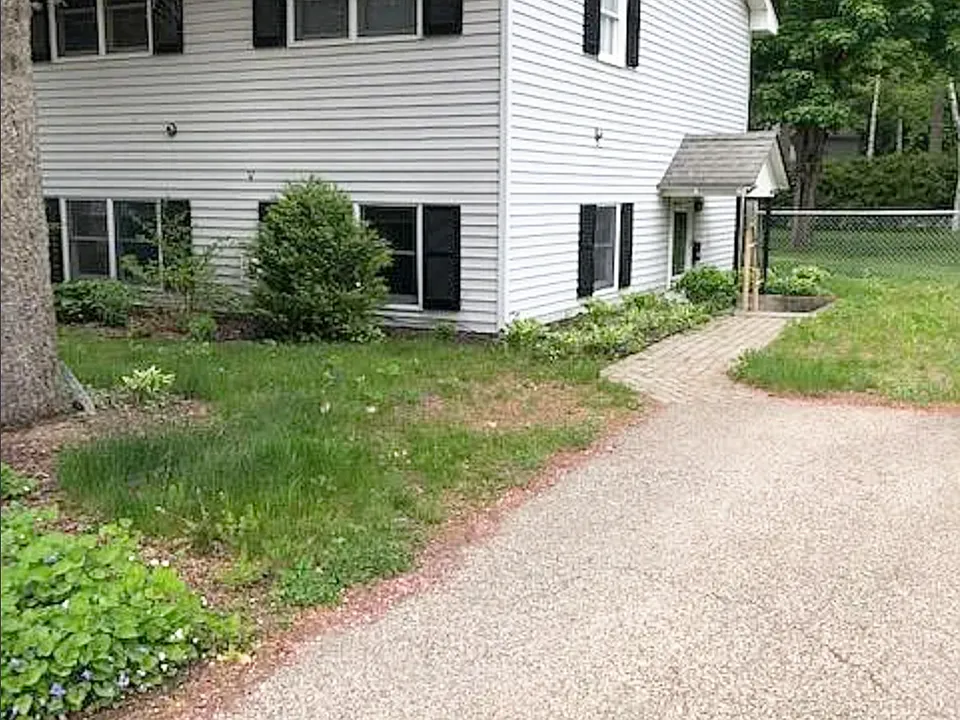 174 Killarney Dr #2