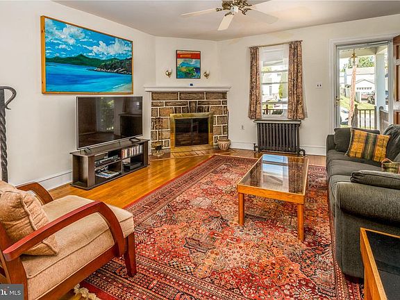 4th image of 4110 Taylor Ave