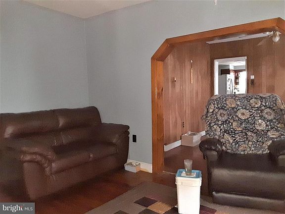 2nd image of 21 Woodland Ave