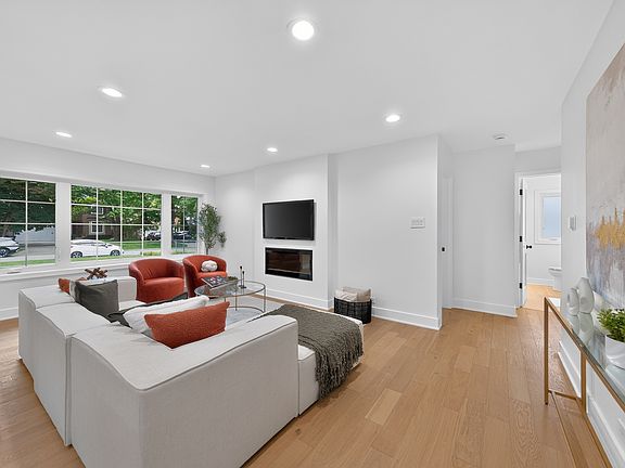 3rd image of 263 Barberry Rd