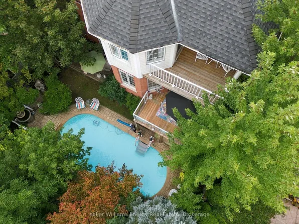 990 Glenbourne Dr, Oshawa, ON L1K 2P9