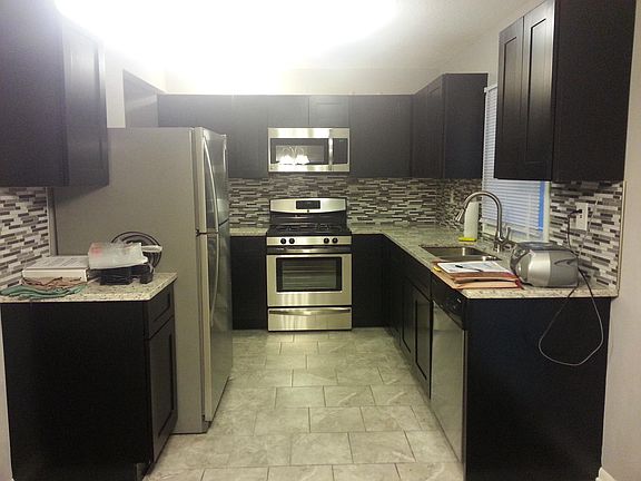 3rd image of 9800 Grandview St