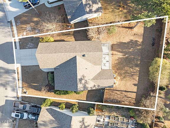2nd image of 1019 Winterberry Circle