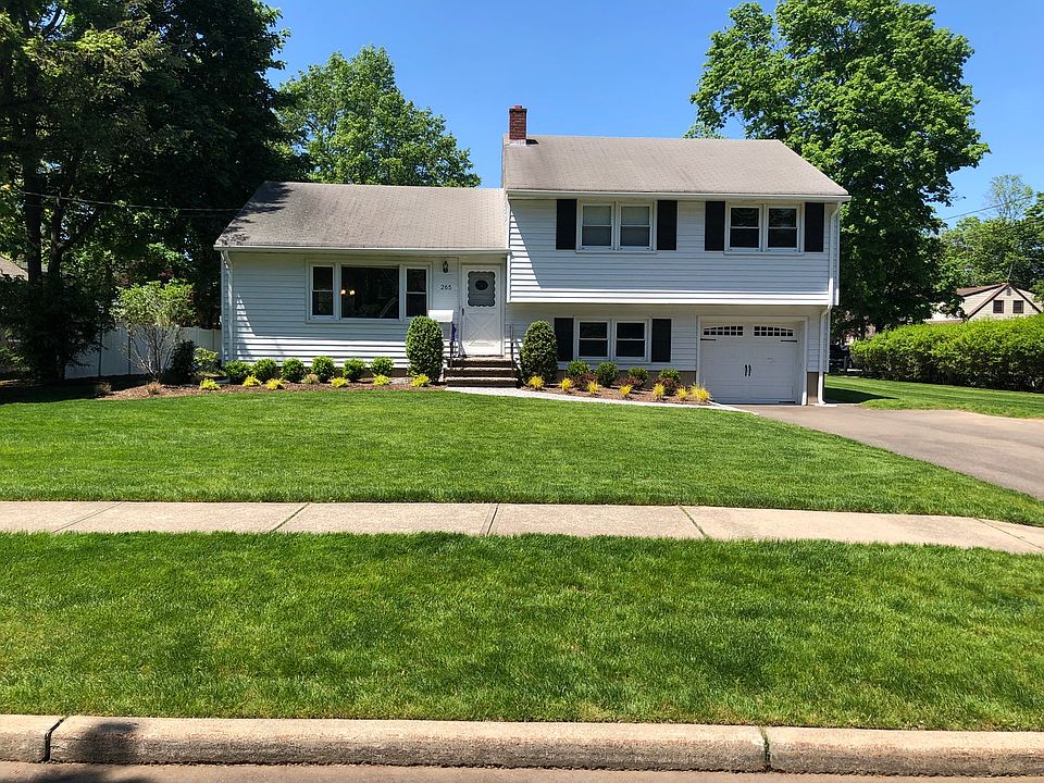1st image of 265 Rockland Ave