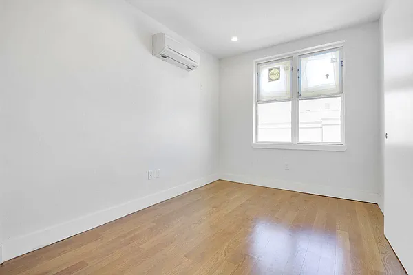 Rented by Nooklyn NYC LLC | media 78