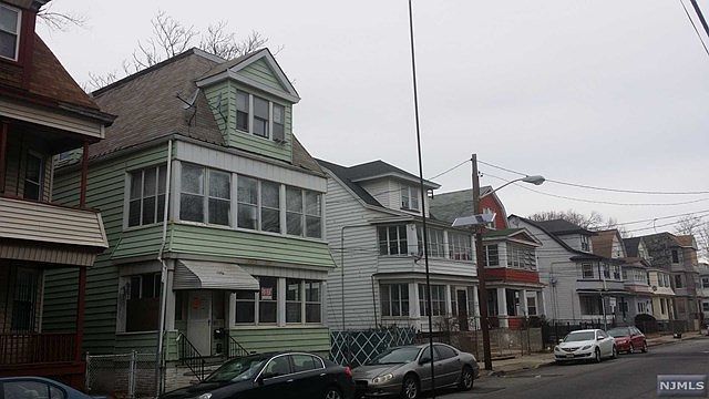 2nd image of 887-889 S 18th St