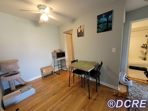 2nd image of 2827 N Cambridge Ave APT 507