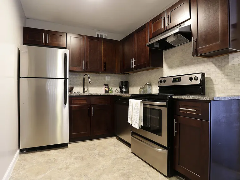 Chestnut Lane Apartments — Photo 23