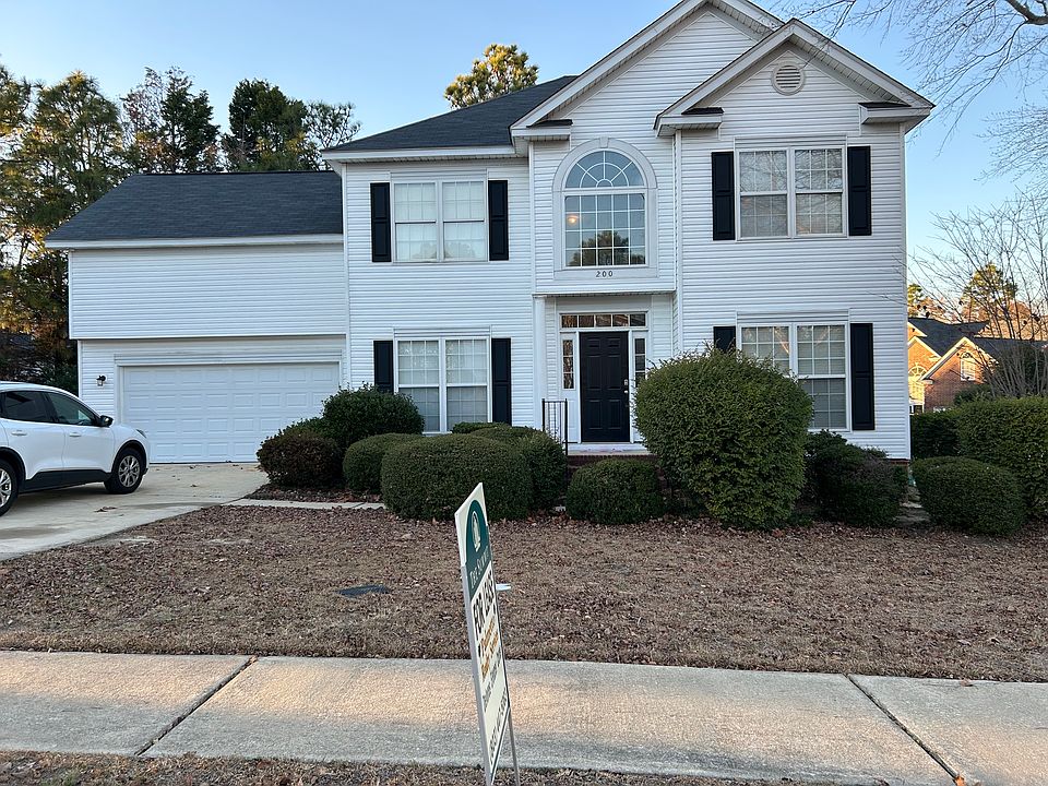 1st image of 200 Clearmeadow Dr