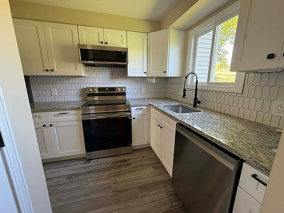 2nd image of 1001 Old Colony Rd