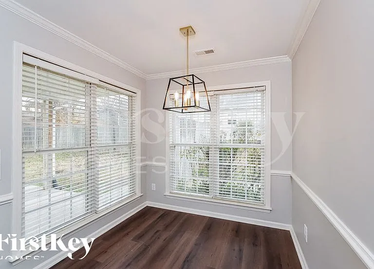 609 Camden Cove Ln — Photo 4