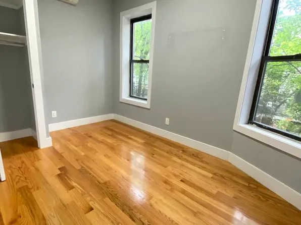 860 Sterling Place image 5 of 10