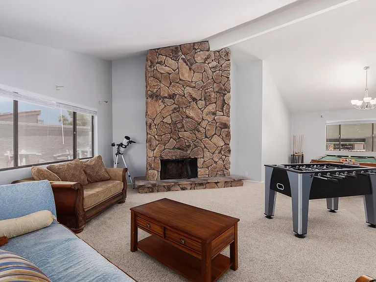 1701 N Barkley — Photo 33