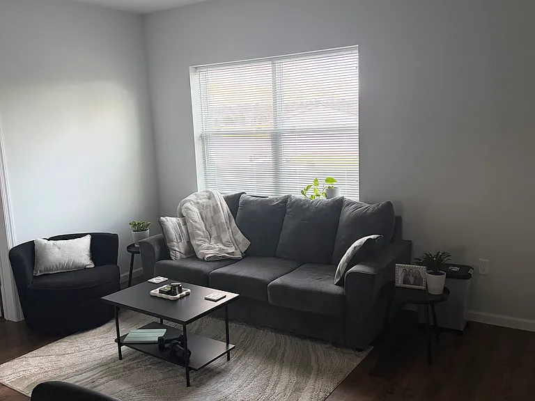 2727 Columbia Ave #102 — Photo 5
