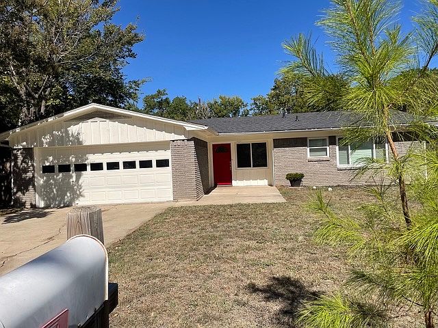 1st image of 2425 Foxcroft Cir