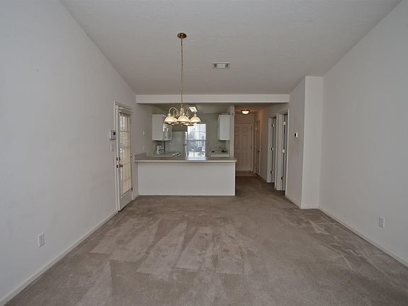 4th image of 206 Philmont Dr