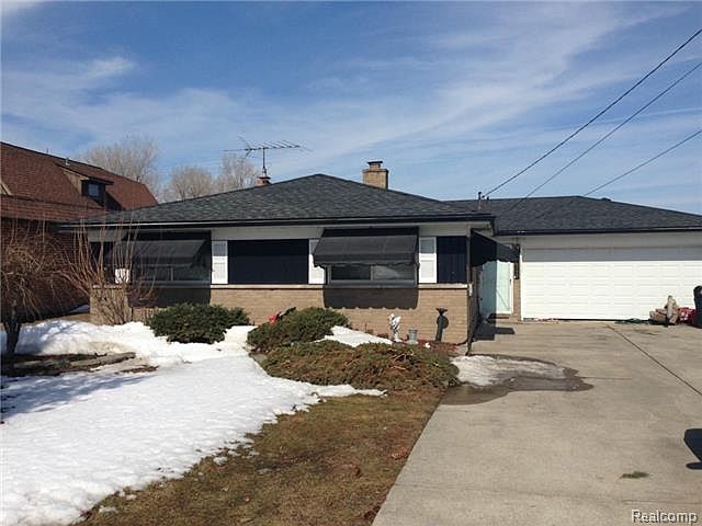2nd image of 38177 Huron Pointe Dr