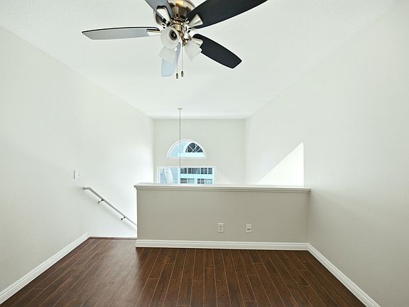 VERY LARGE LOFT PERFECT FOR AN OFFICE