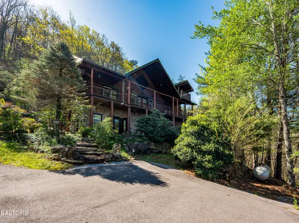 2149 Cascades Ct, Sevierville, TN 37862