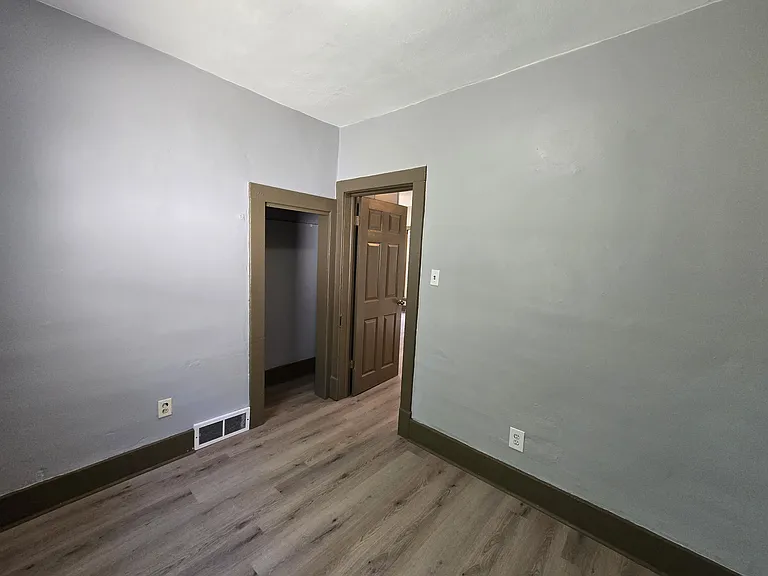 519 Adams St — Photo 9