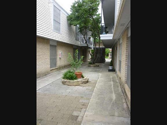 3rd image of 2801 Princeton St APT 103