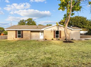 200 Gordon Dr, Azle, TX 76020