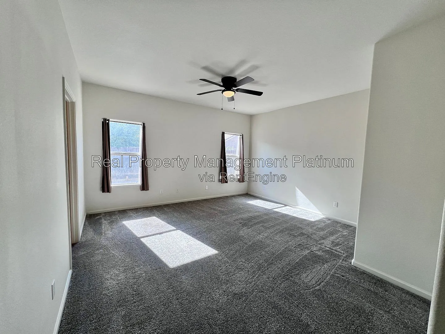 3 bed, 2.0 bath, 1458 sqft, $2,395 — Photo 2