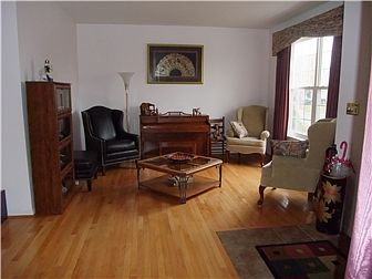 5th image of 17 Forsythia Ln