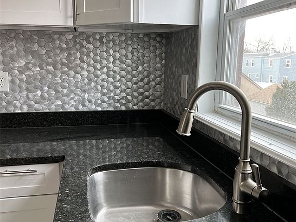 4th image of 229-10 141st Ave