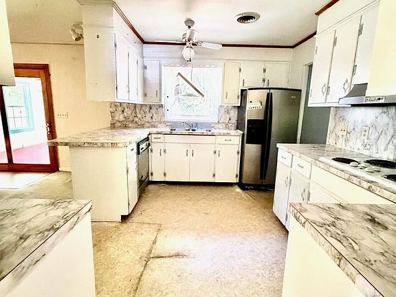 4th image of 1202 Forest Drive