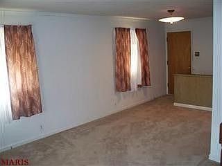 5th image of 9921 Calumet Dr