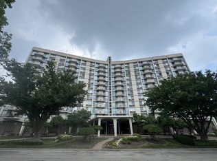 20 N Tower Rd APT 5B, Oak Brook, IL 60523