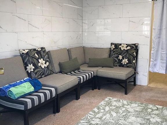 5th image of 1036 Nash Ave