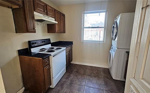 4th image of 1381 Annette St #A