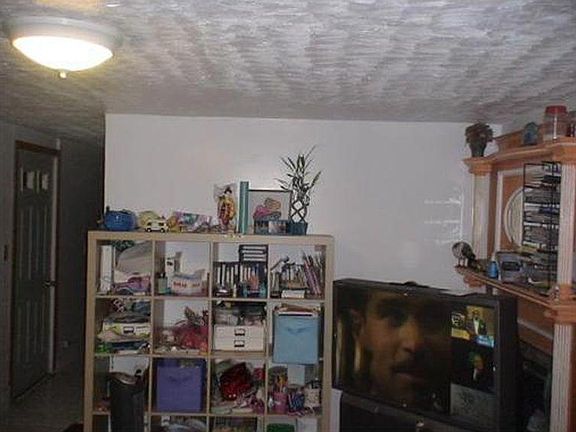 4th image of 110 Billings St #1
