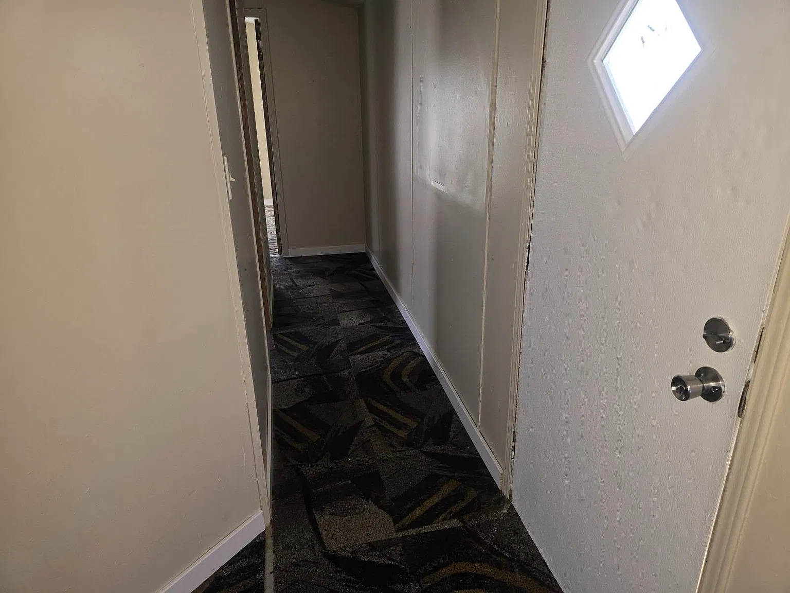 3 bed, $900 — Photo 4
